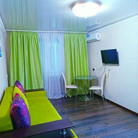 Затишок У Самому Центрі Дніпра Lägenhet Dnipro Exteriör bild