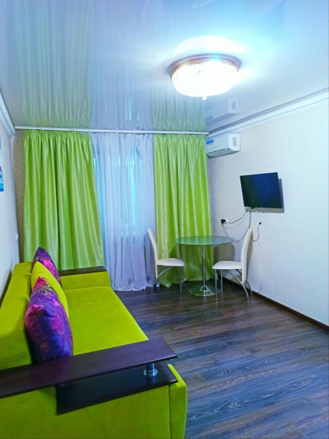 Затишок У Самому Центрі Дніпра Lägenhet Dnipro Exteriör bild